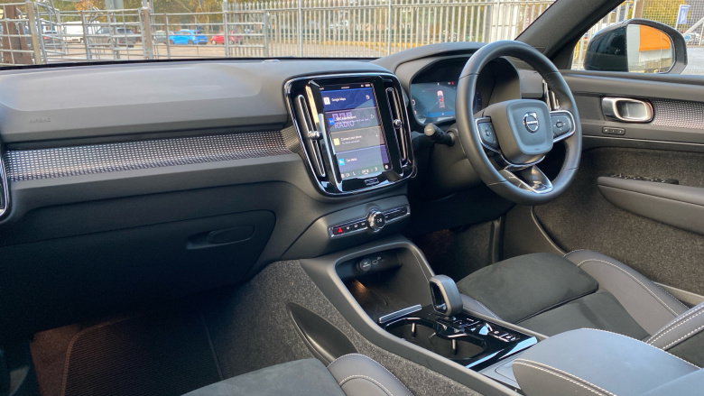 Volvo XC40 2.0 B4P Plus Dark 5dr Auto Petrol Estate